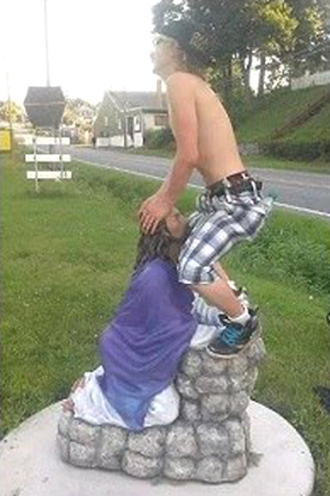 Illustration for article titled Ohhh...God: Teen Arrested For Forcing Jesus to Give Him a Blowjob